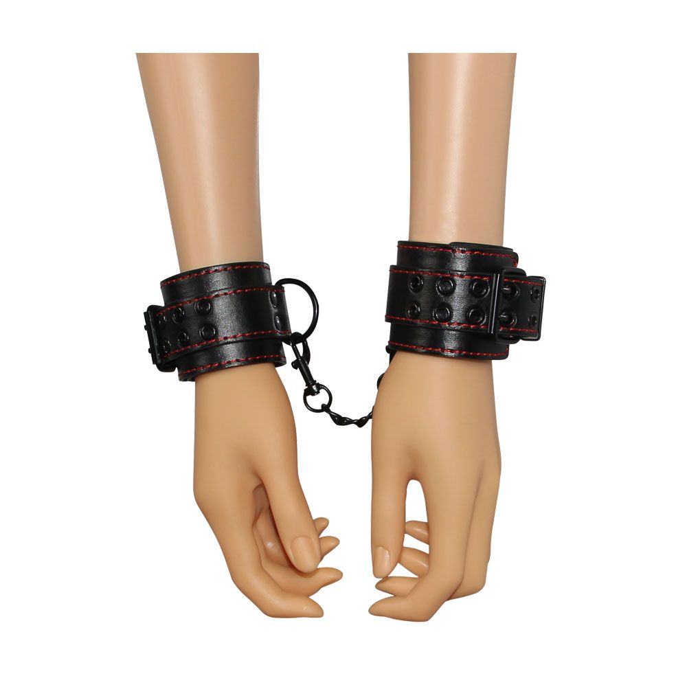 polsiere fetish pleasure lovetoy indossato