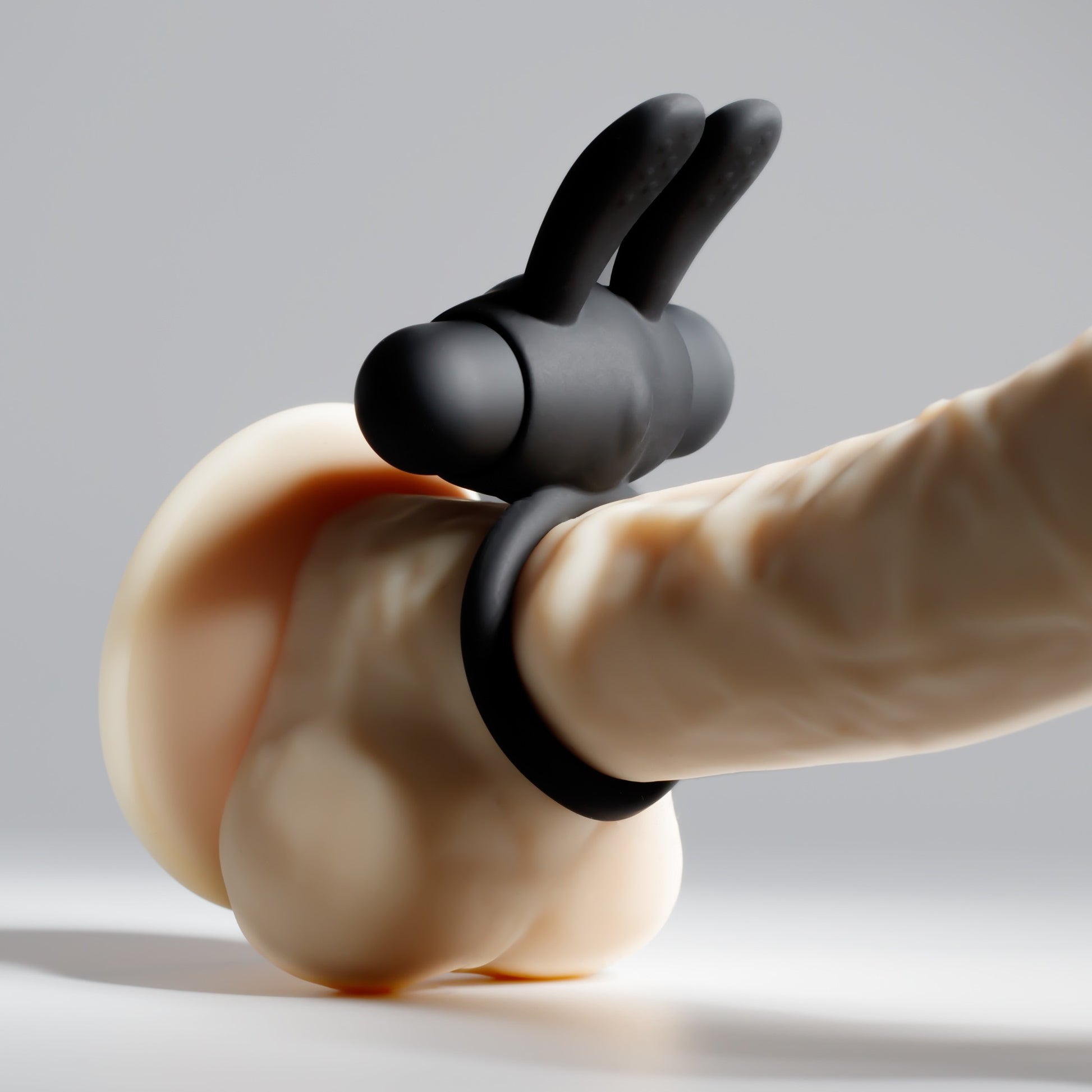 anello vibrante pluto nero crushious